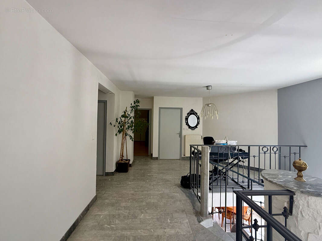 Maison d'architecte Montferrand Le Château 8 pièces - photo 4