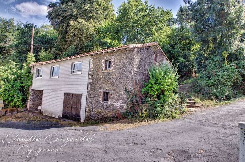 Propriété de charme en bord de rivière, avec activité de gîte Les HERBIERS (85) - photo 16