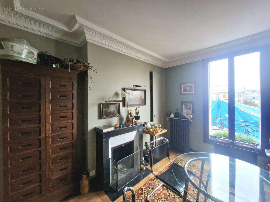 Appartement à PARIS-19E