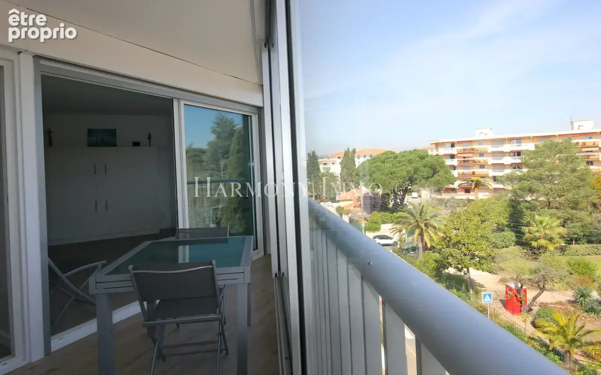 Saint-raphaël centre-ville appartement t1 bis prêt à vivre. - photo 4