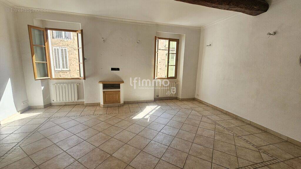 Maison à LE MUY