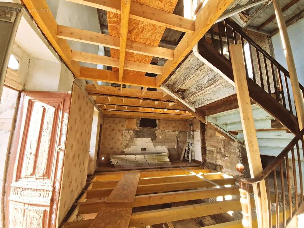 Maison à LA SALVETAT-PEYRALES