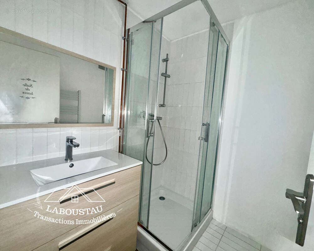 Appartement à MARSEILLE-4E