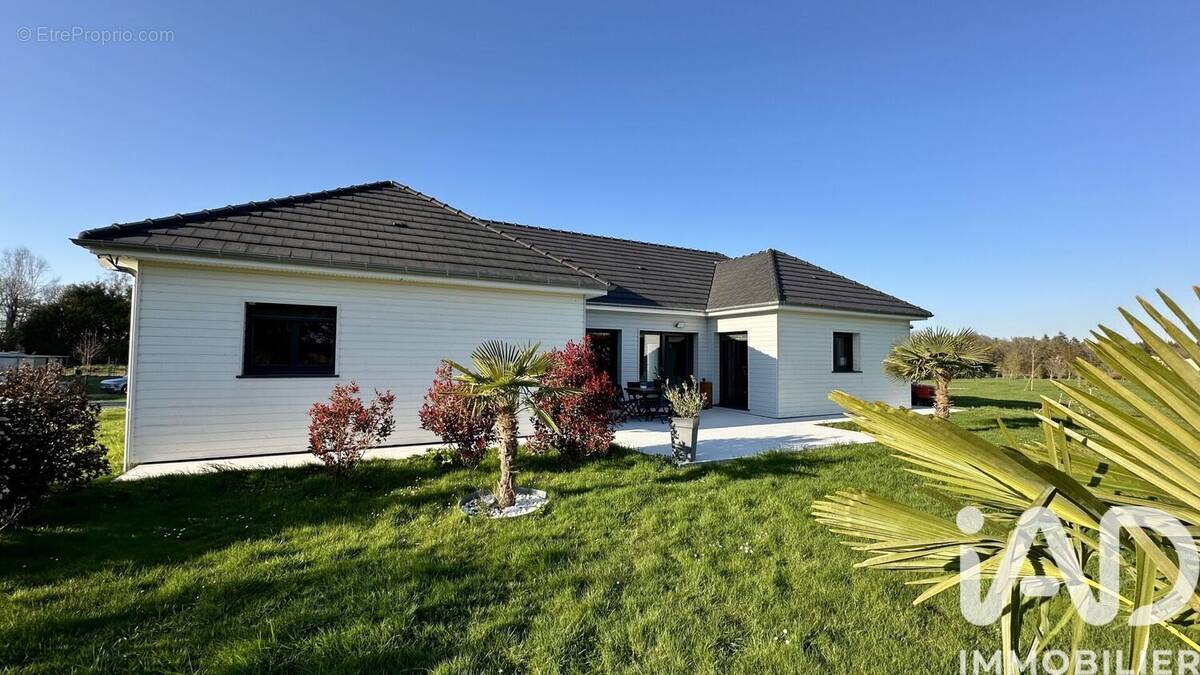 Photo 1 - Maison à LE THUIT-SIGNOL