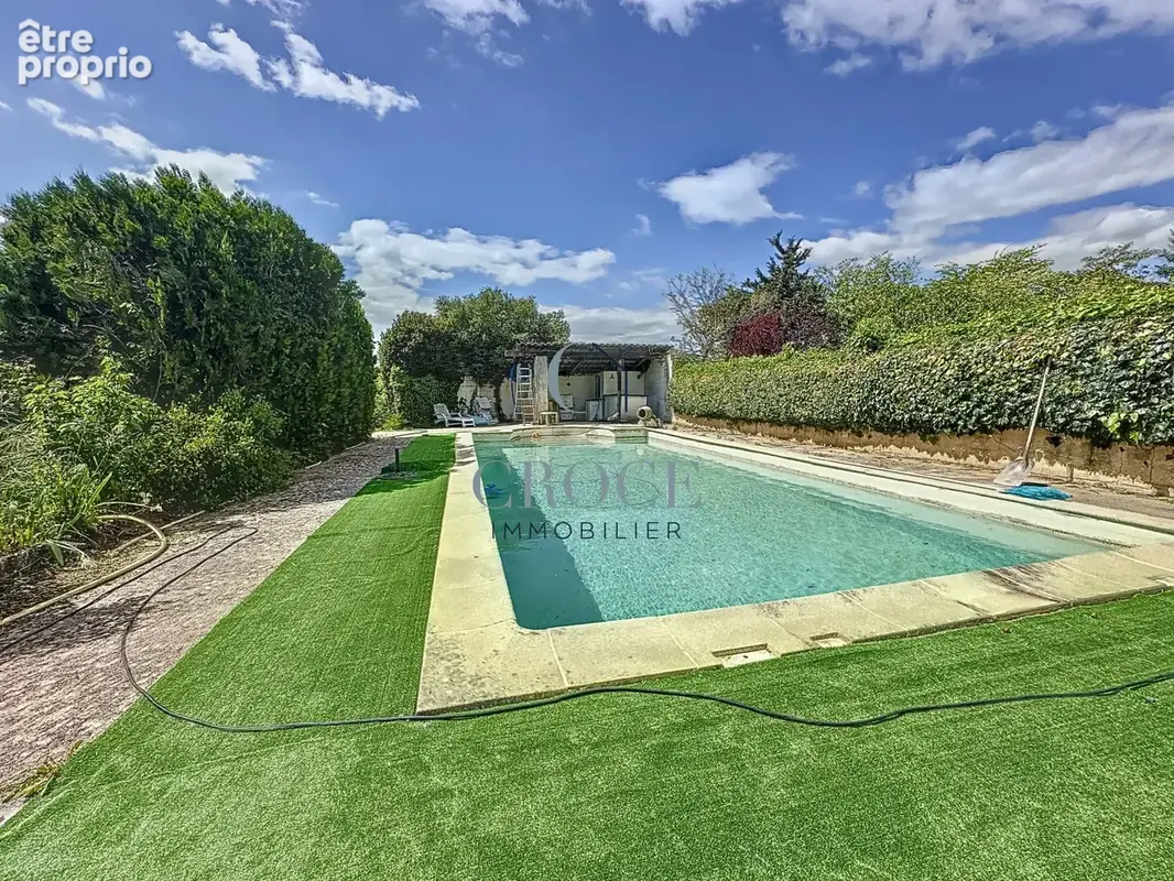 Maison 9 pièces 236 m² à vendre à Montaren-Et-Saint-Mediers (30700) - photo 3