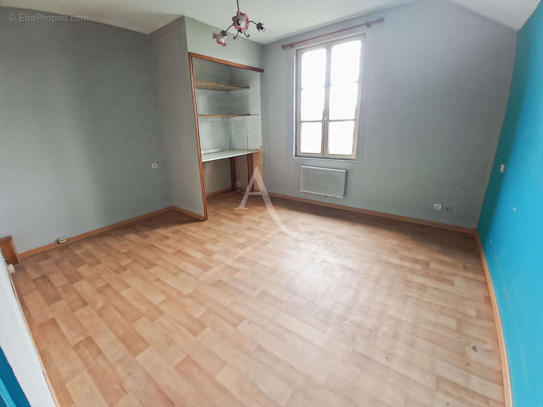 Maison à SAINT-ETIENNE-DU-ROUVRAY