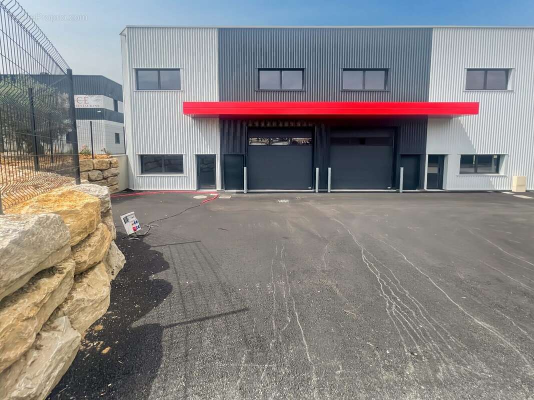 Commerce 266 m² à Chazay-D'azergues  - photo 4