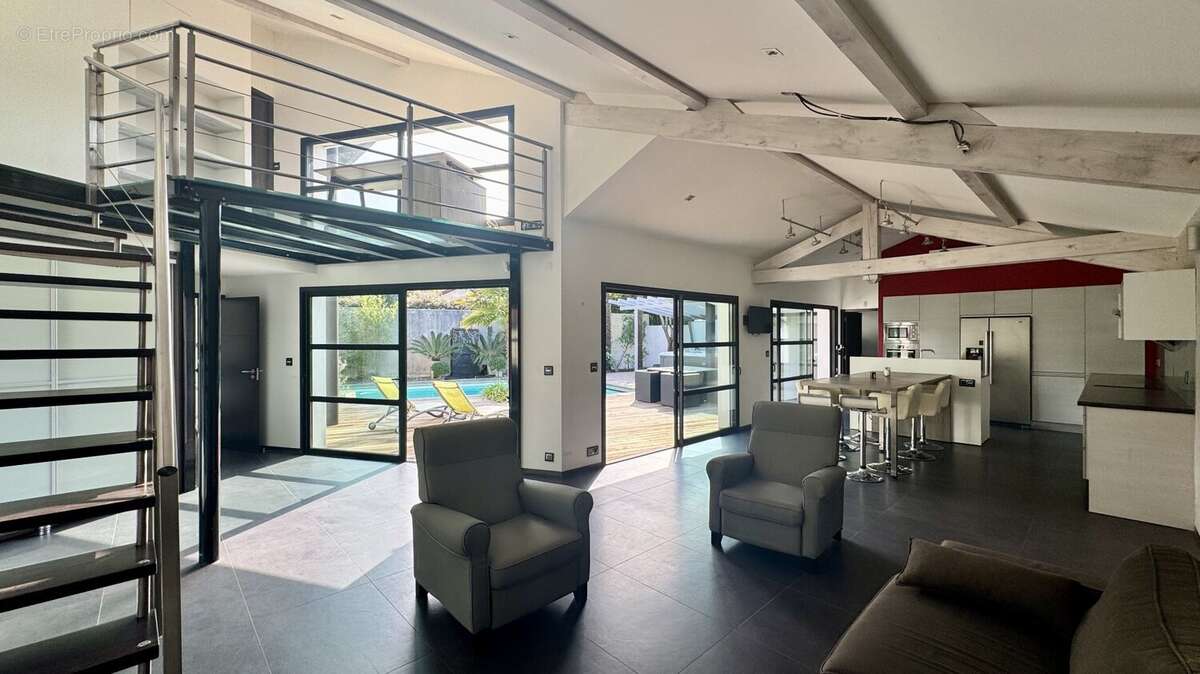 Villa d'architecte de type t5 de 136 m2 avec piscine - photo 6