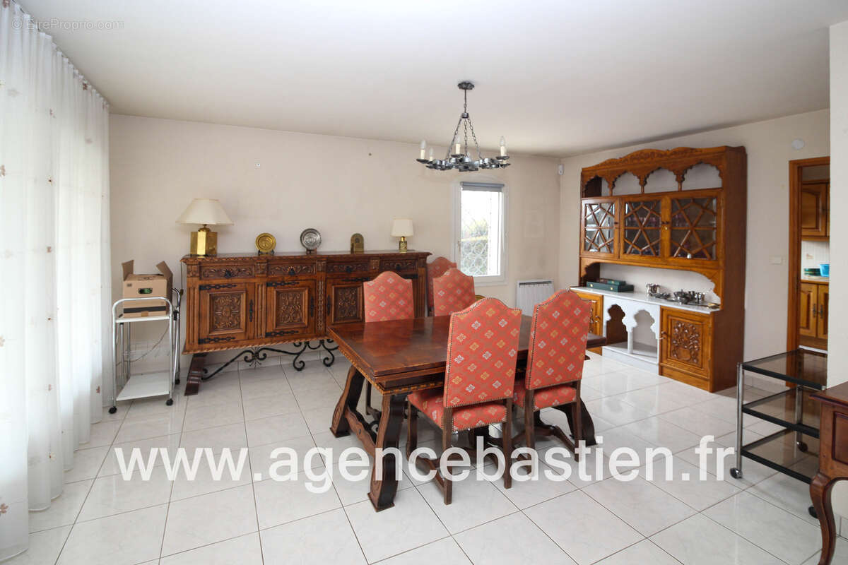 Maison à DIVONNE-LES-BAINS