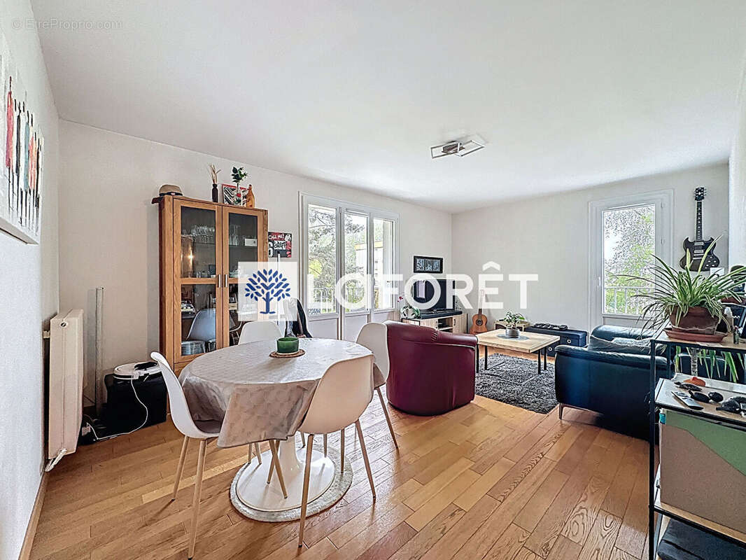 Appartement à LE MESNIL-ESNARD
