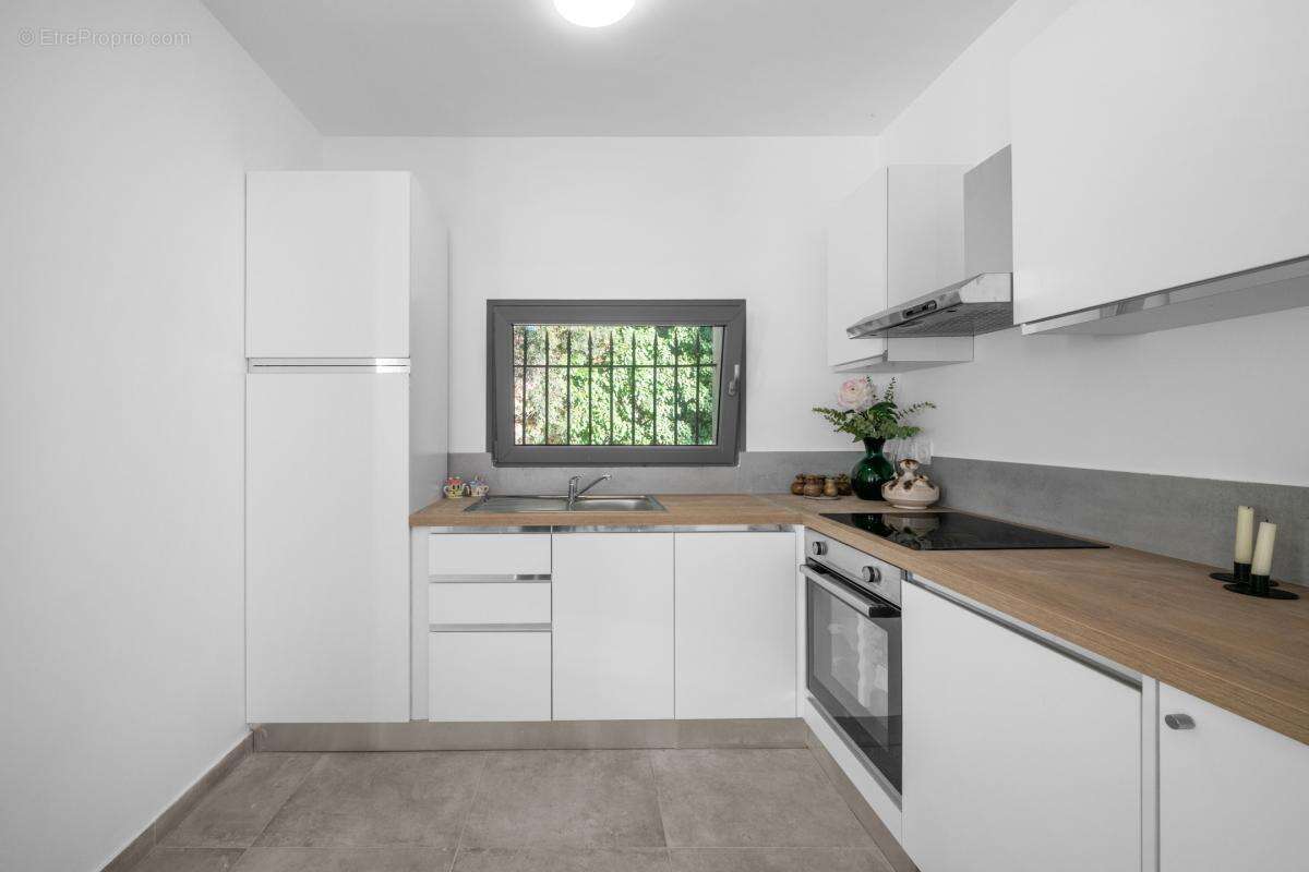 Appartement à TOURRETTE-LEVENS