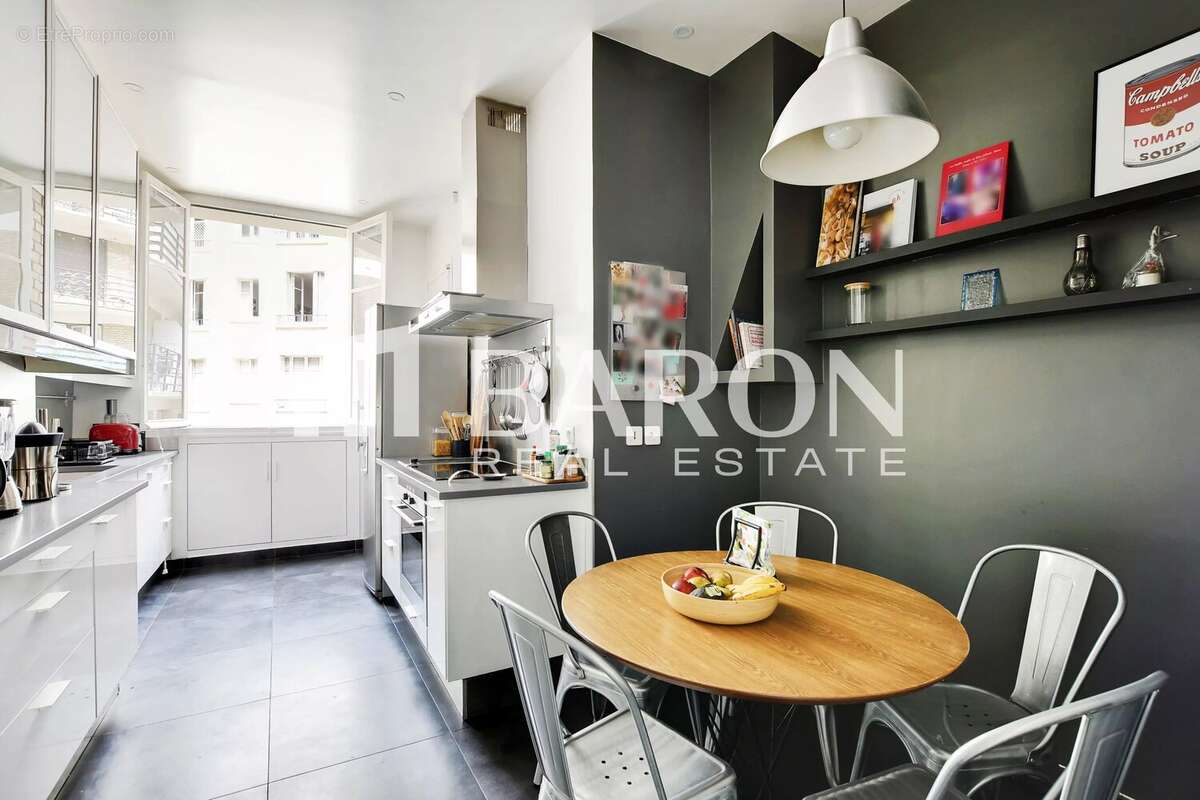 Appartement à PARIS-17E