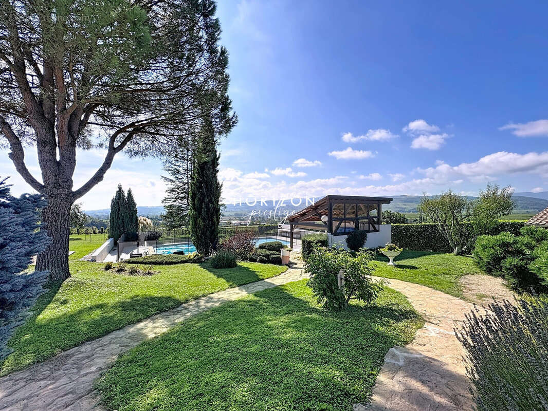 Maison à CHEVAGNY-LES-CHEVRIERES