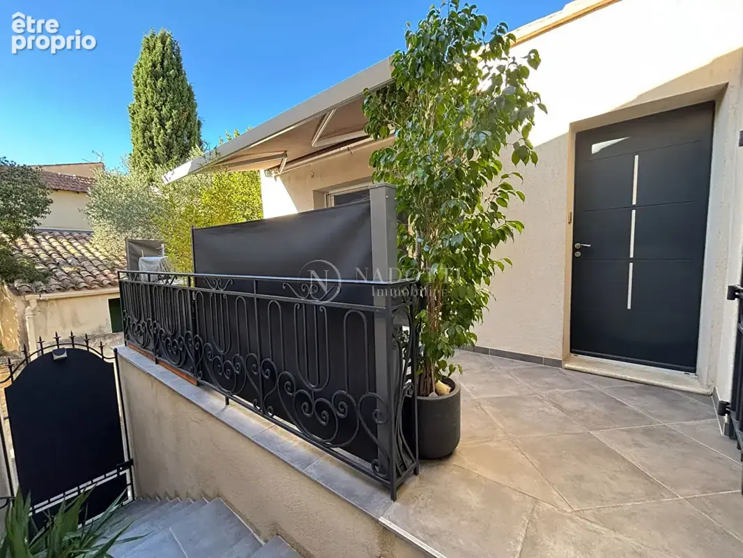 A VENDRE VILLELAURE (84530) Maison de village avec terrasse, deux garages, cave, sous sol et grenier - photo 2