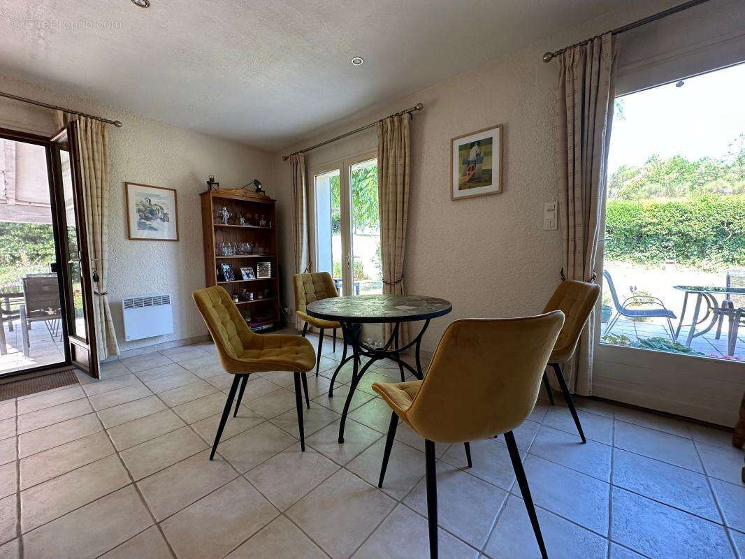 Maison à PIEUSSE