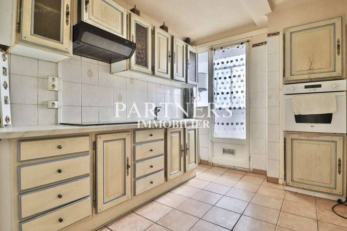 Appartement à MARSEILLE-5E