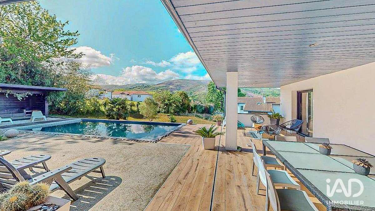 Maison 230 m² à Urrugne  - photo 3
