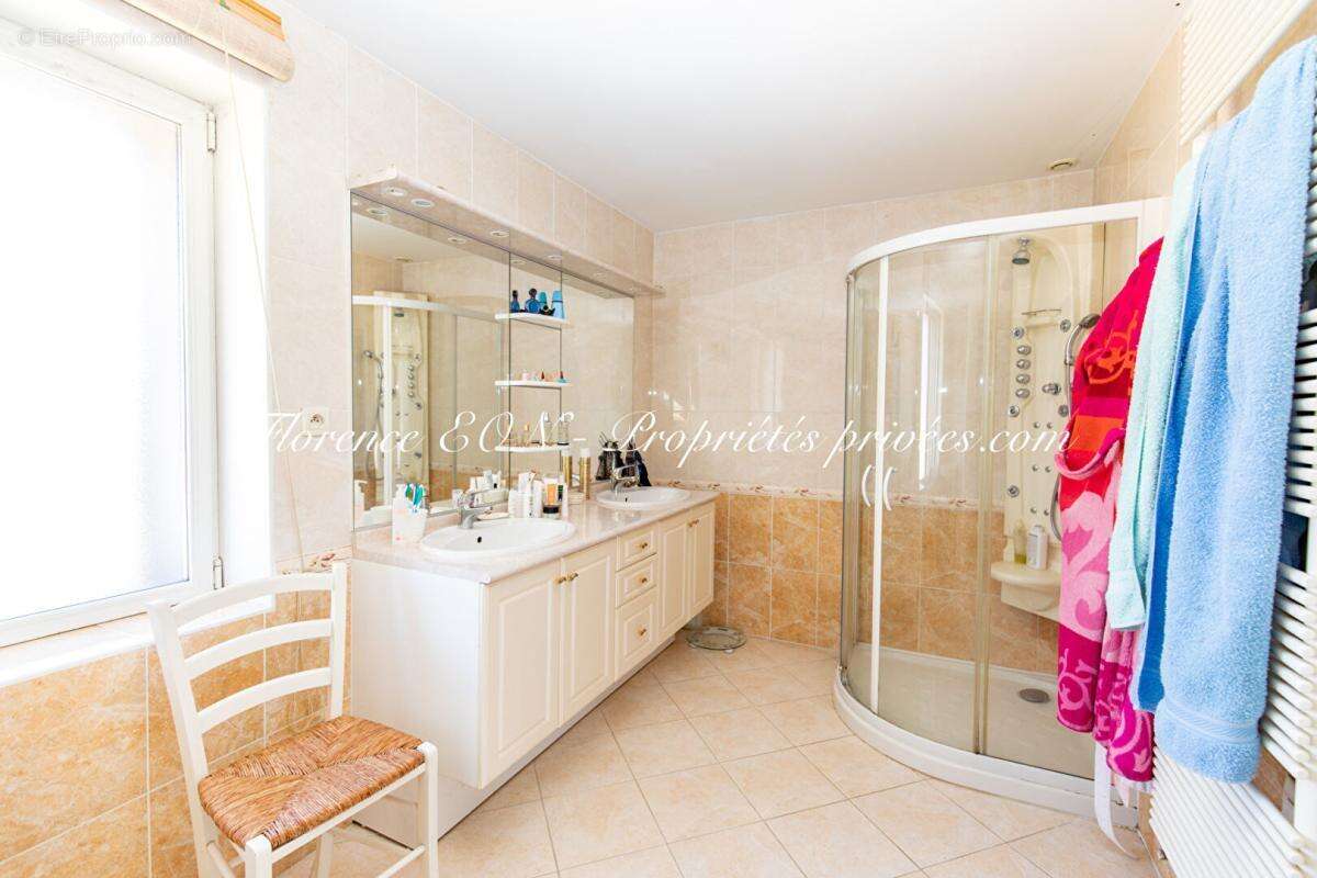 Maison à ARGENTRE-DU-PLESSIS