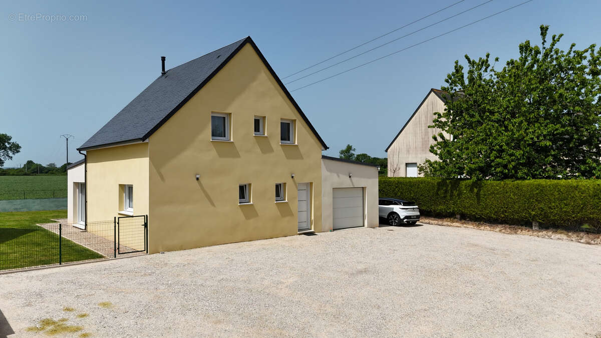 Maison à YVETOT-BOCAGE
