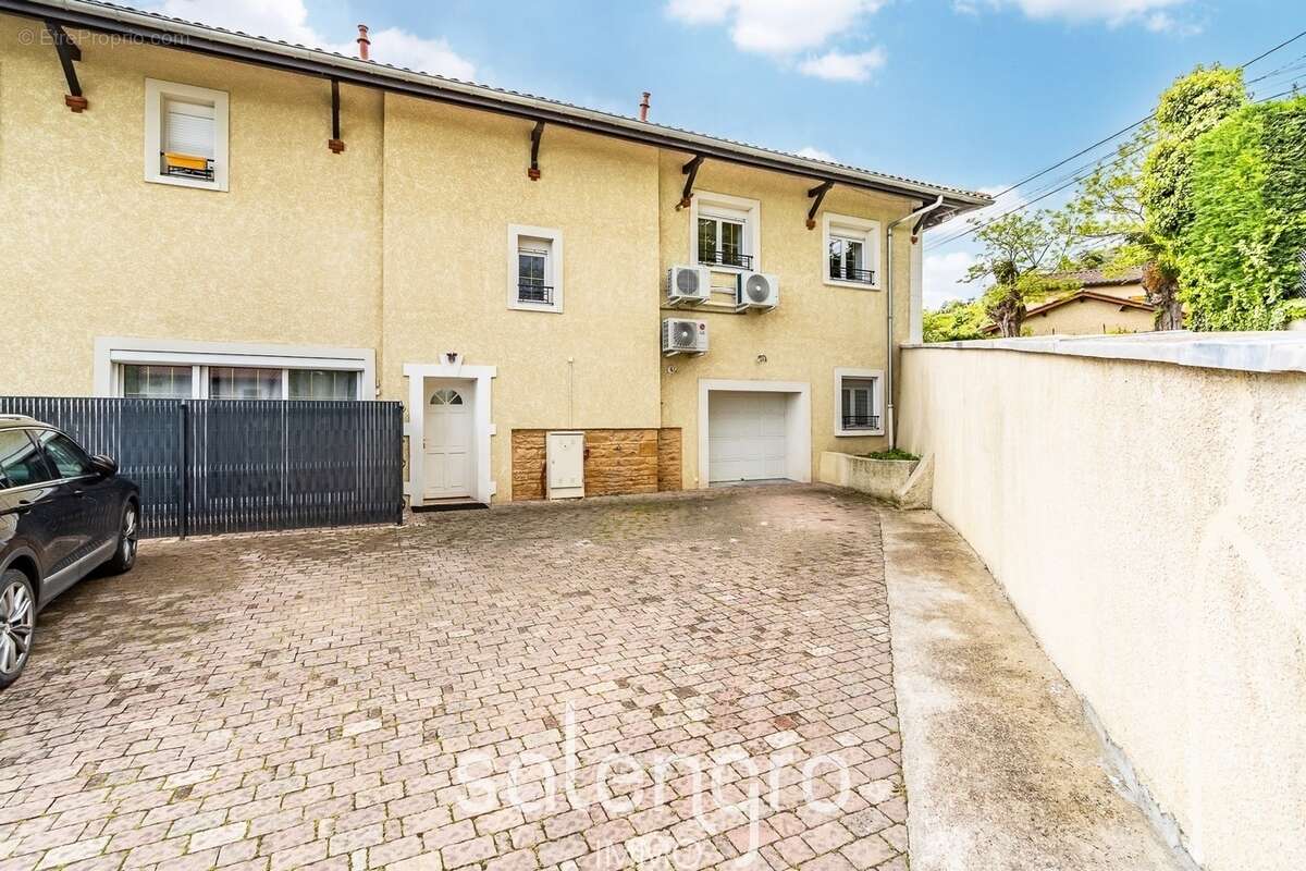 Appartement 145 m² à Limas  - photo 4