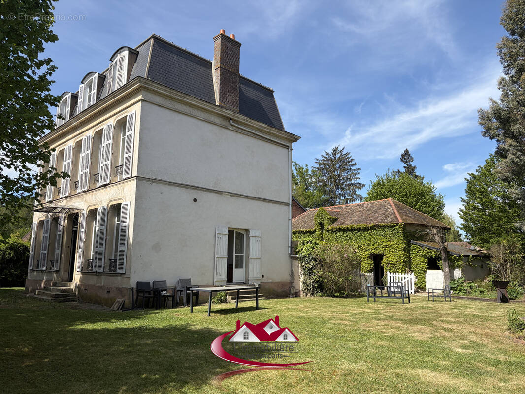Maison à CHERISY