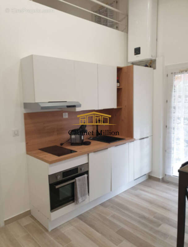 Maison à VIC-LA-GARDIOLE