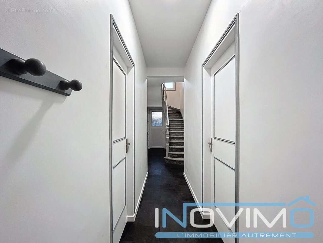 GARAGE - Maison à CAPPELLE-LA-GRANDE