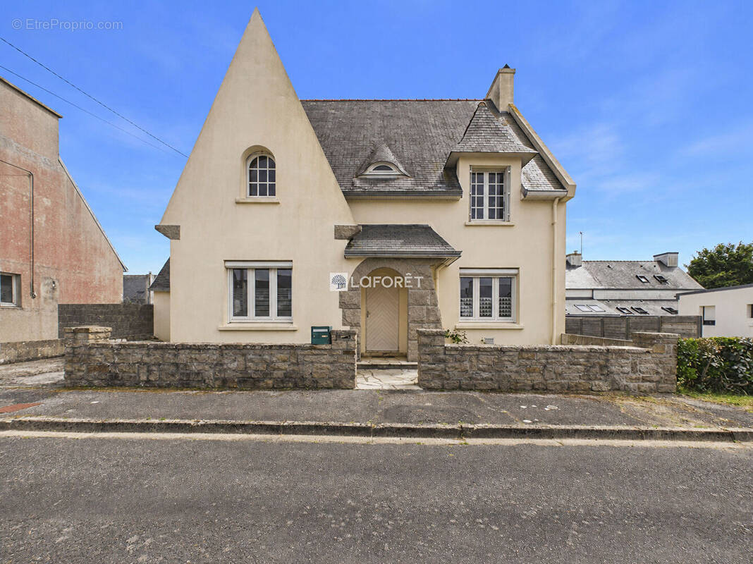 Maison à GUILVINEC