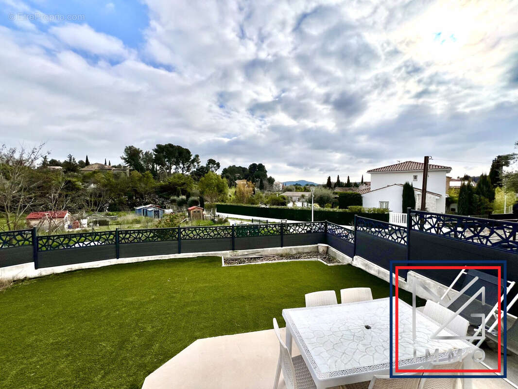 Maison à LE CASTELLET