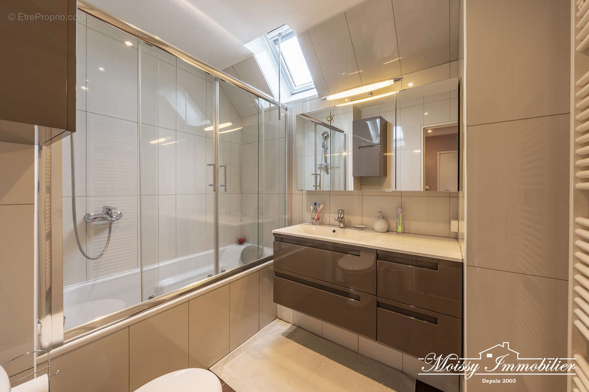 Maison à MOISSY-CRAMAYEL