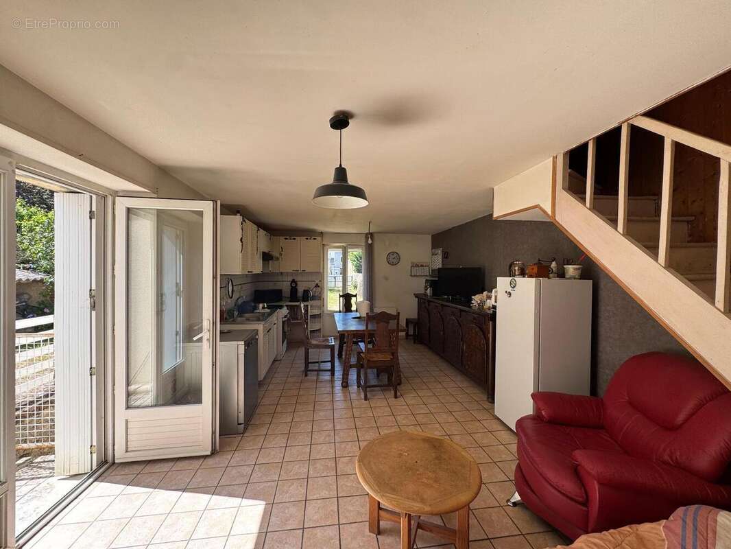  - Maison à THOUARS