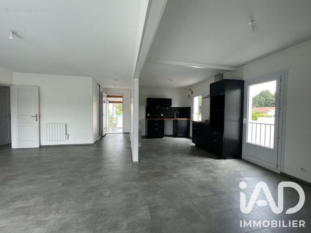 Maison 79 m² à Trizay  - photo 3