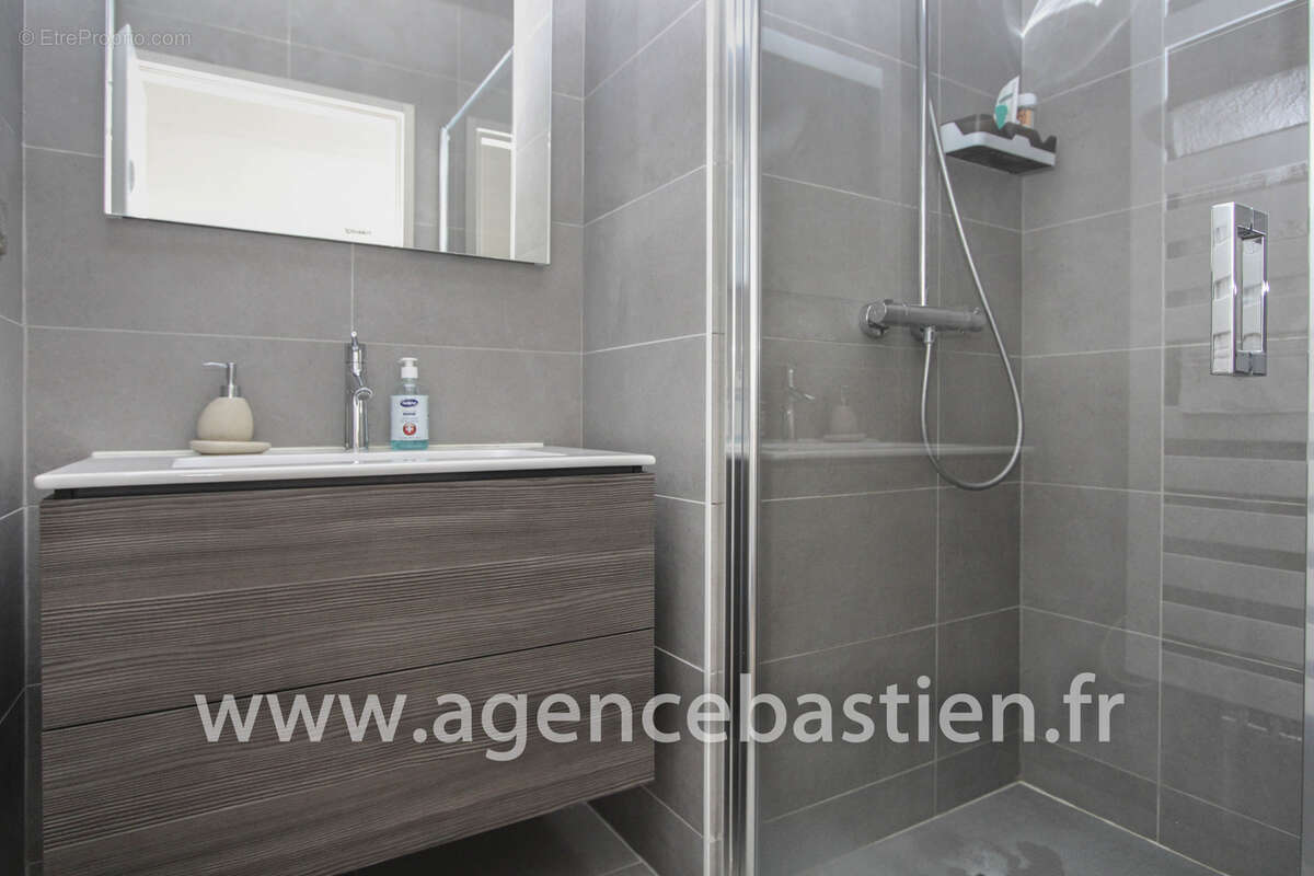 Appartement à FERNEY-VOLTAIRE