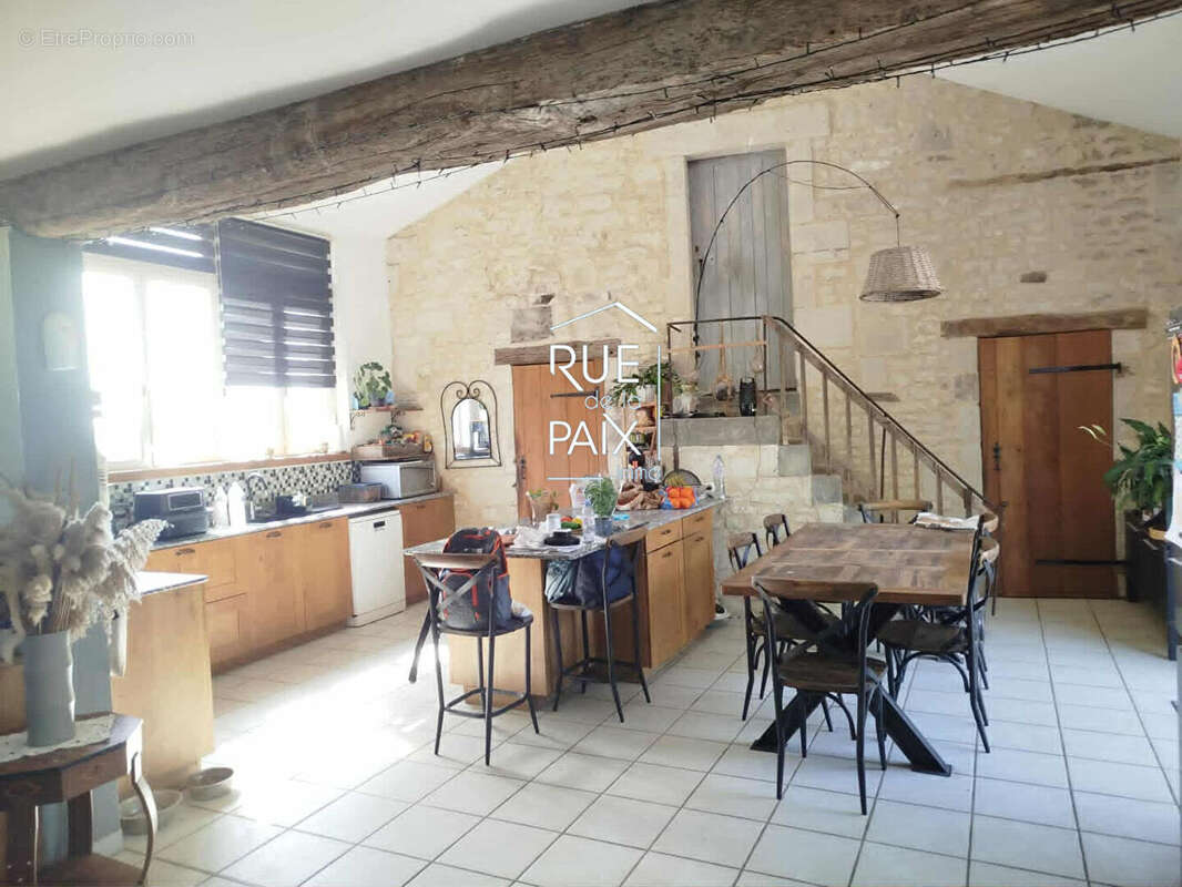 Maison à THURE