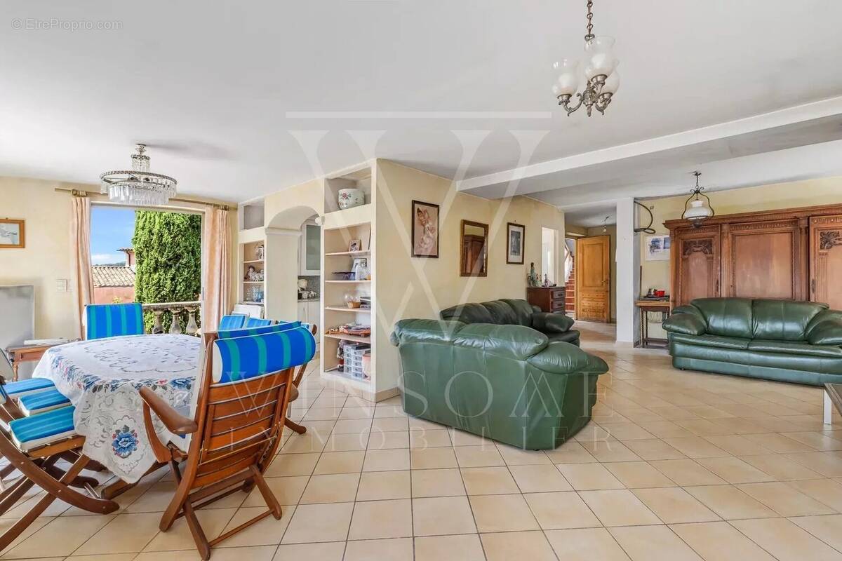 Maison à MOUGINS