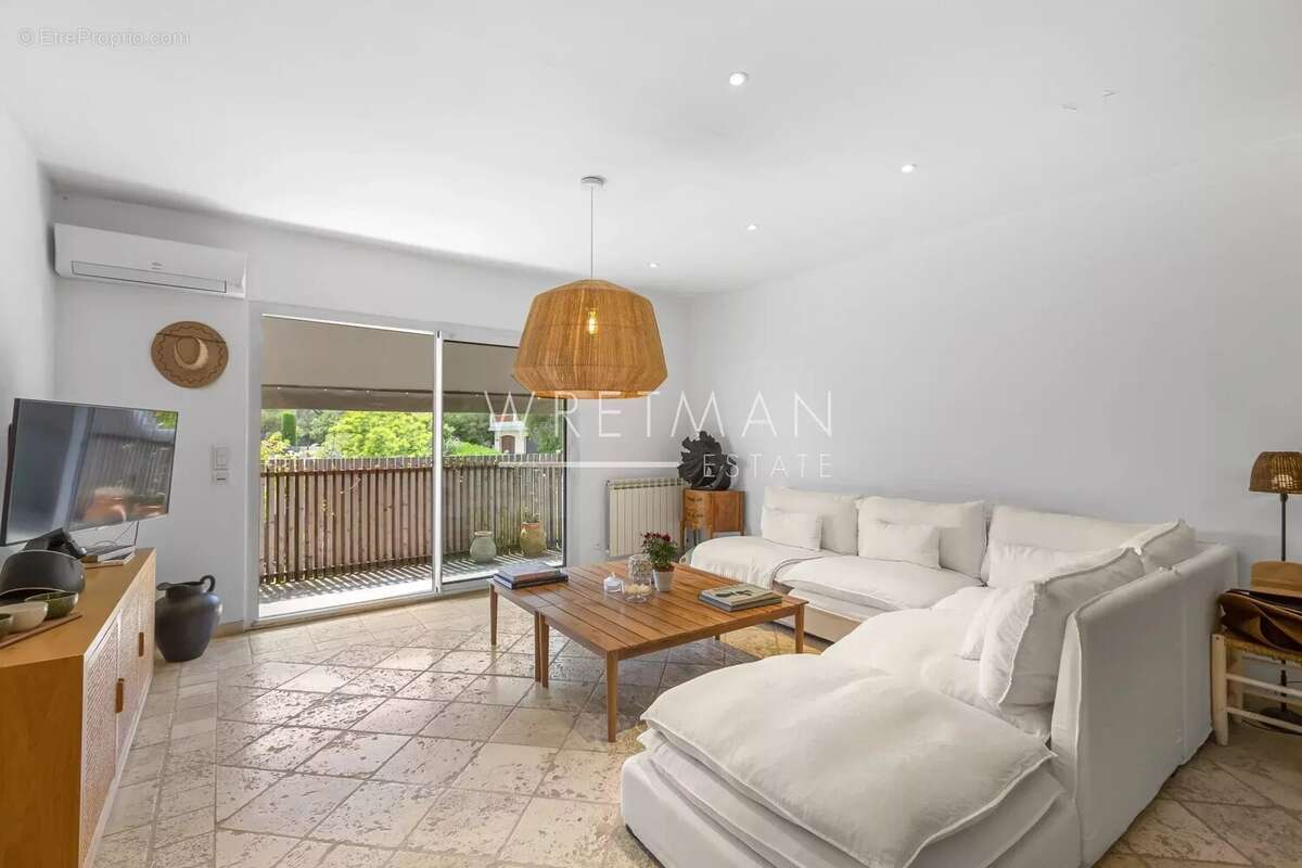 Maison à LES ISSAMBRES