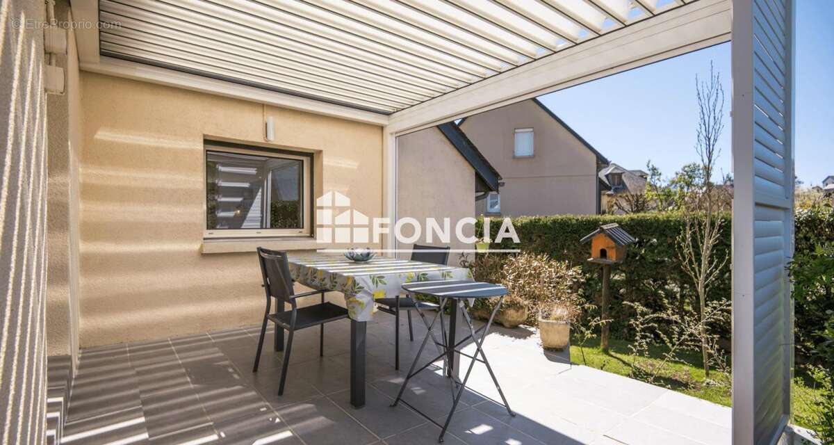 Maison à ONET-LE-CHATEAU