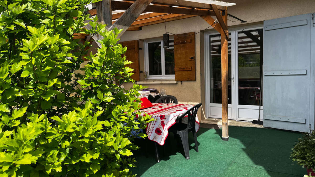 Maison à TOUCY