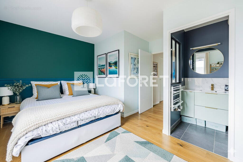 Appartement à PARIS-14E