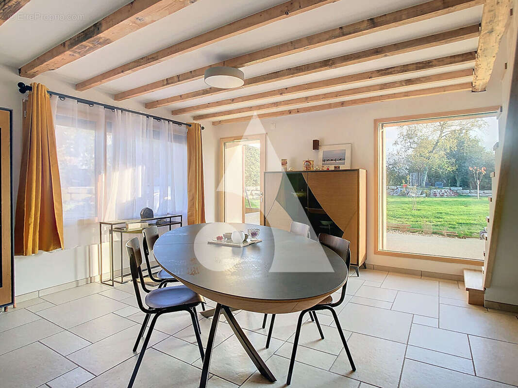 Maison en pierres entièrement rénovée - centre d'Aveize - photo 2