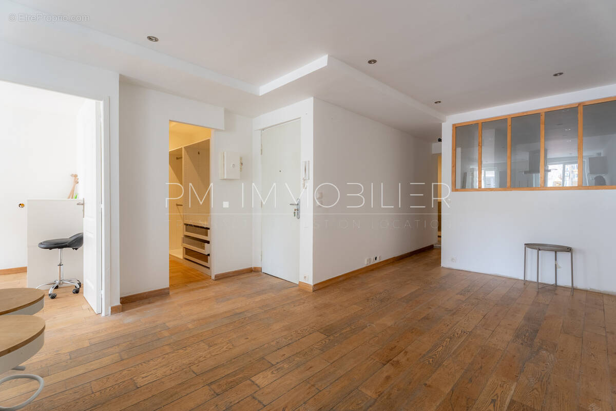 Appartement à MARSEILLE-1E