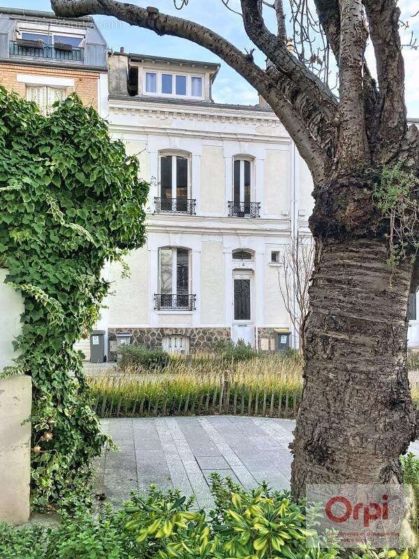 Maison à ISSY-LES-MOULINEAUX