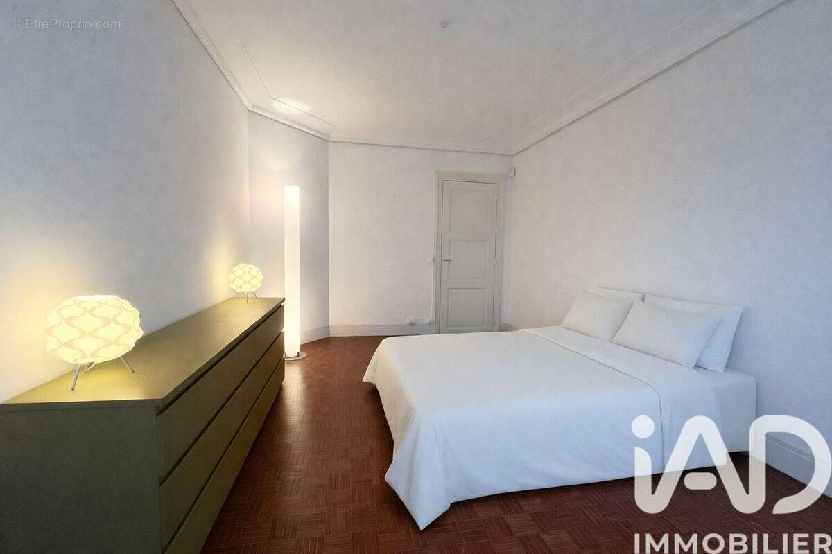 Appartement 90 m² à Paris-16e  - photo 8