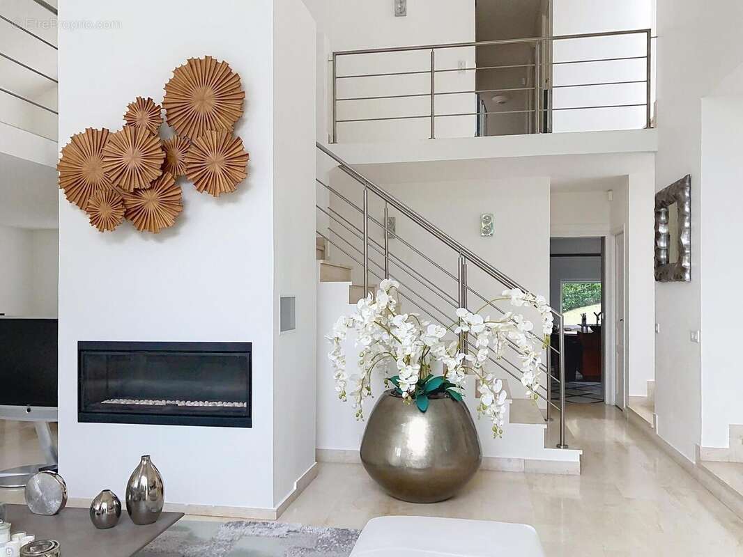 Photo 8 - Maison à CRESPIERES