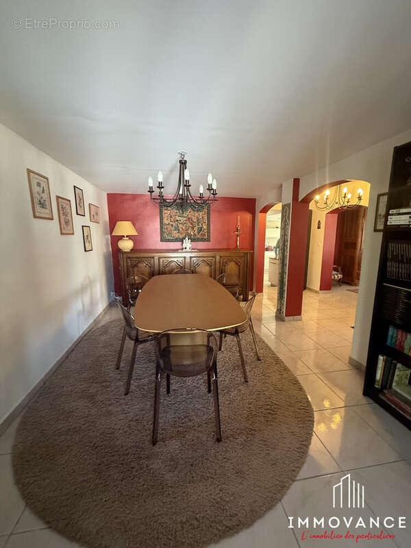 Maison à LEZAN