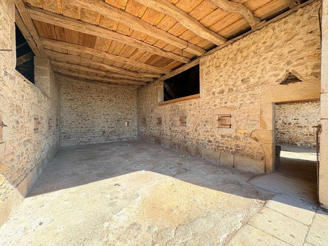 Photo 8 - Maison à SAINT-CHRISTOPHE-EN-BRIONNAIS