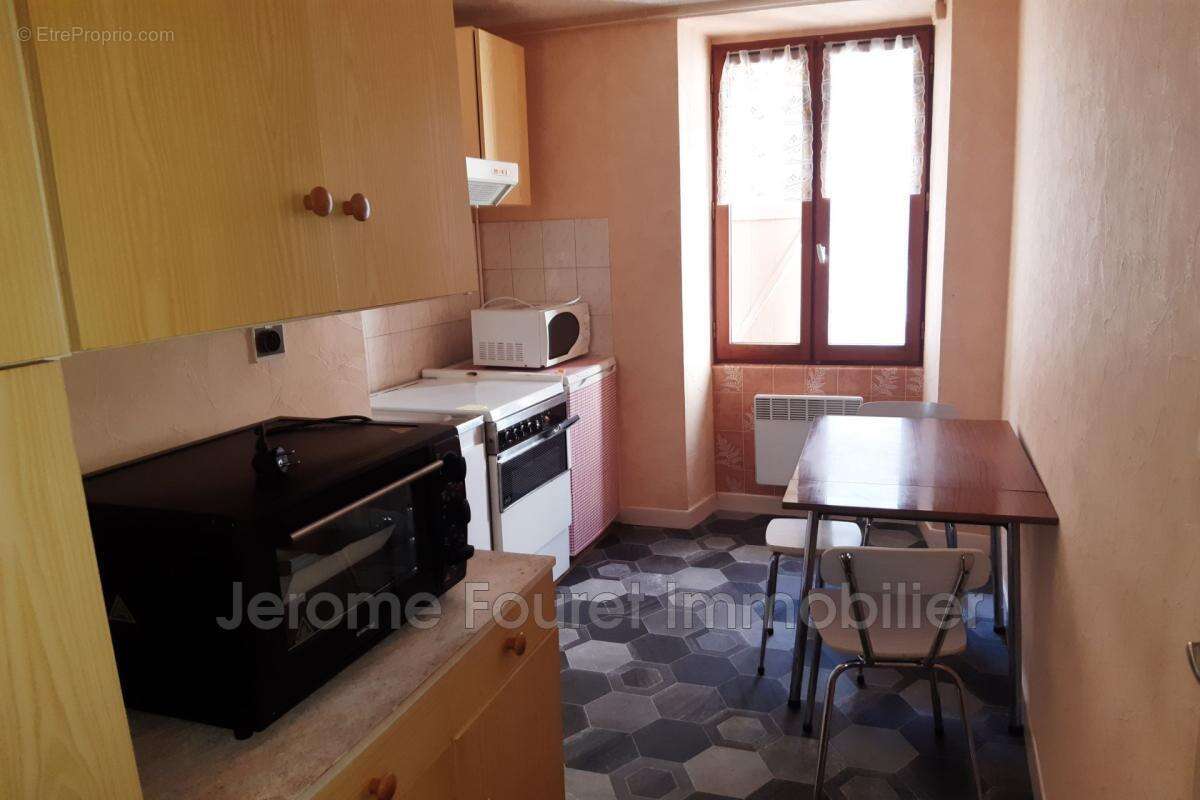 Appartement à EGLETONS