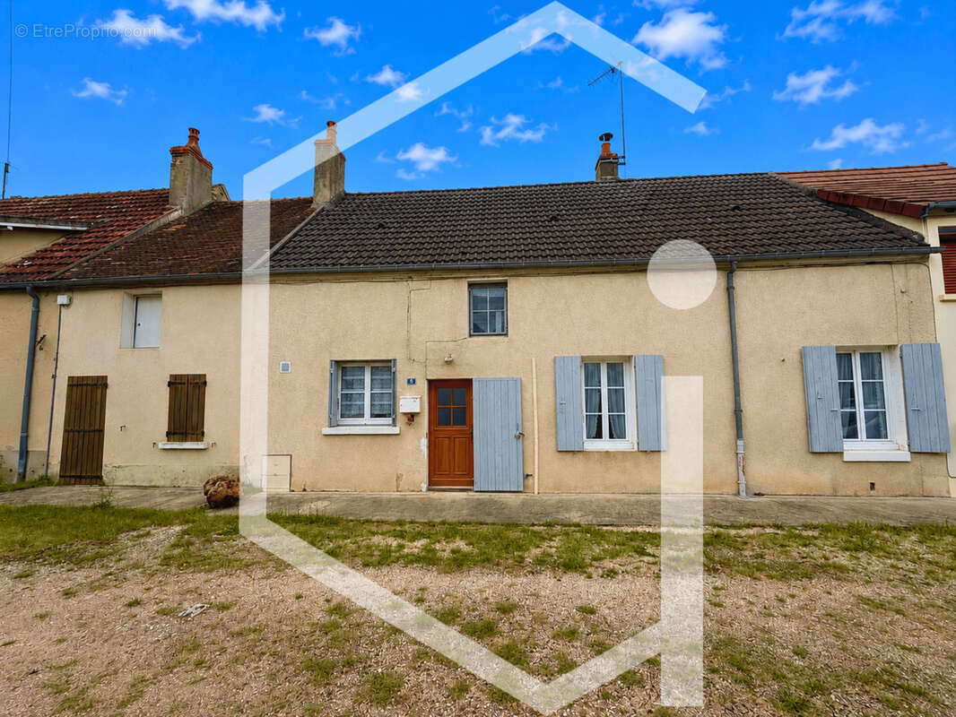 Maison à COSNE-COURS-SUR-LOIRE