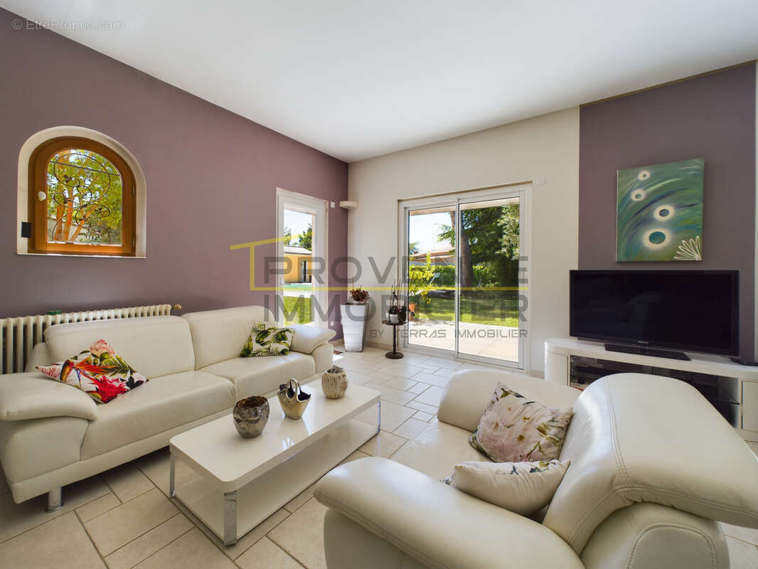 Maison à MONTELIMAR