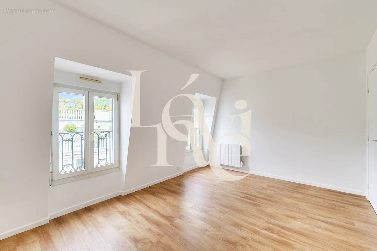 Appartement à NEUILLY-SUR-SEINE